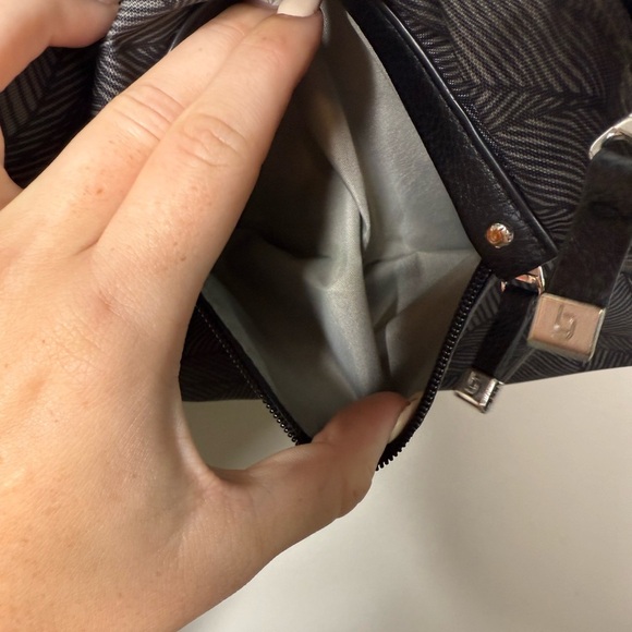 Baggallini Black Patterned All around Crossbody Bag - Picture 6 of 9